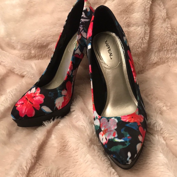 Xappeal Shoes - Floral spring/summer heels size 6.5